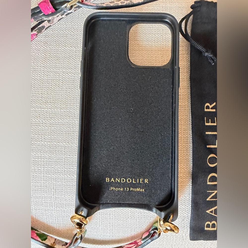 Bandolier Valentina Cheetah Duet- IPhone 13 Pro Max - Picture 5 of 6